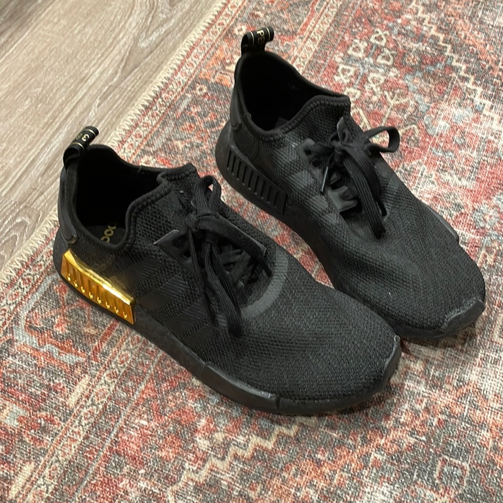 *Brand new condition* Adidas Women's NMD R1 Shoes